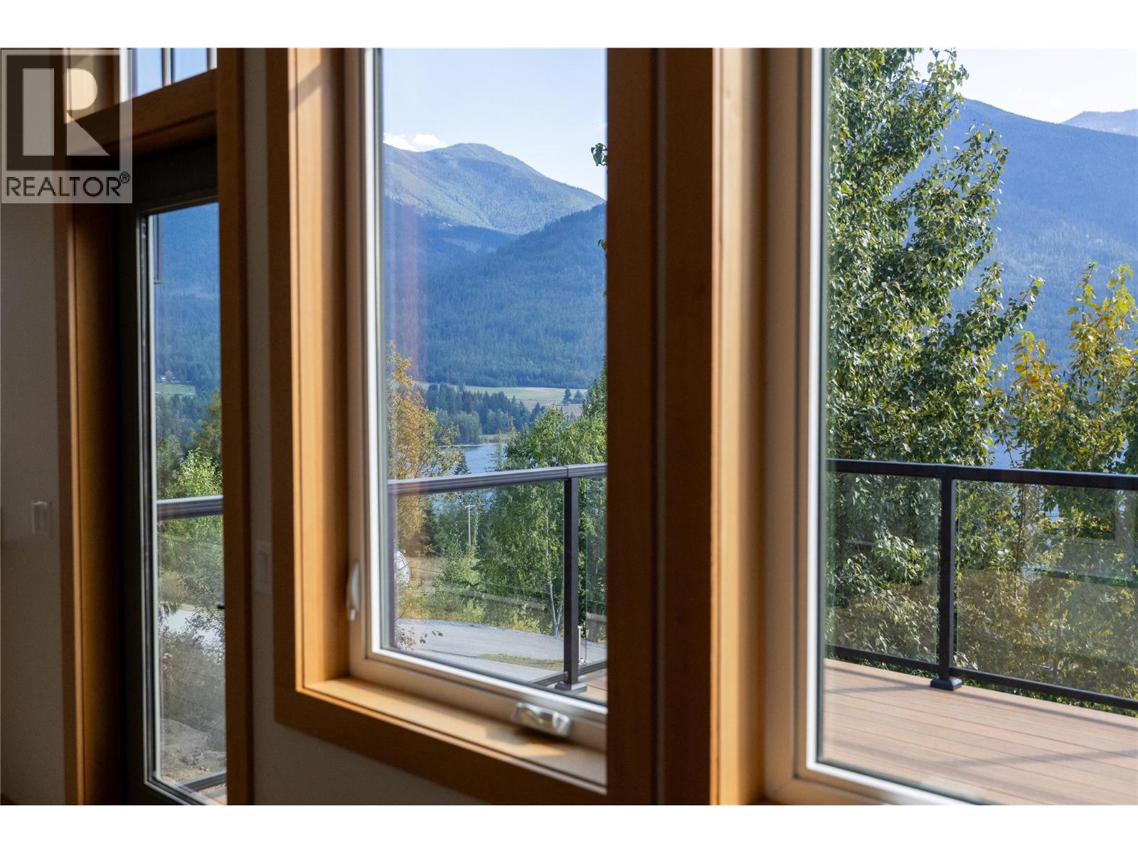 145 Lakeview Drive - 36