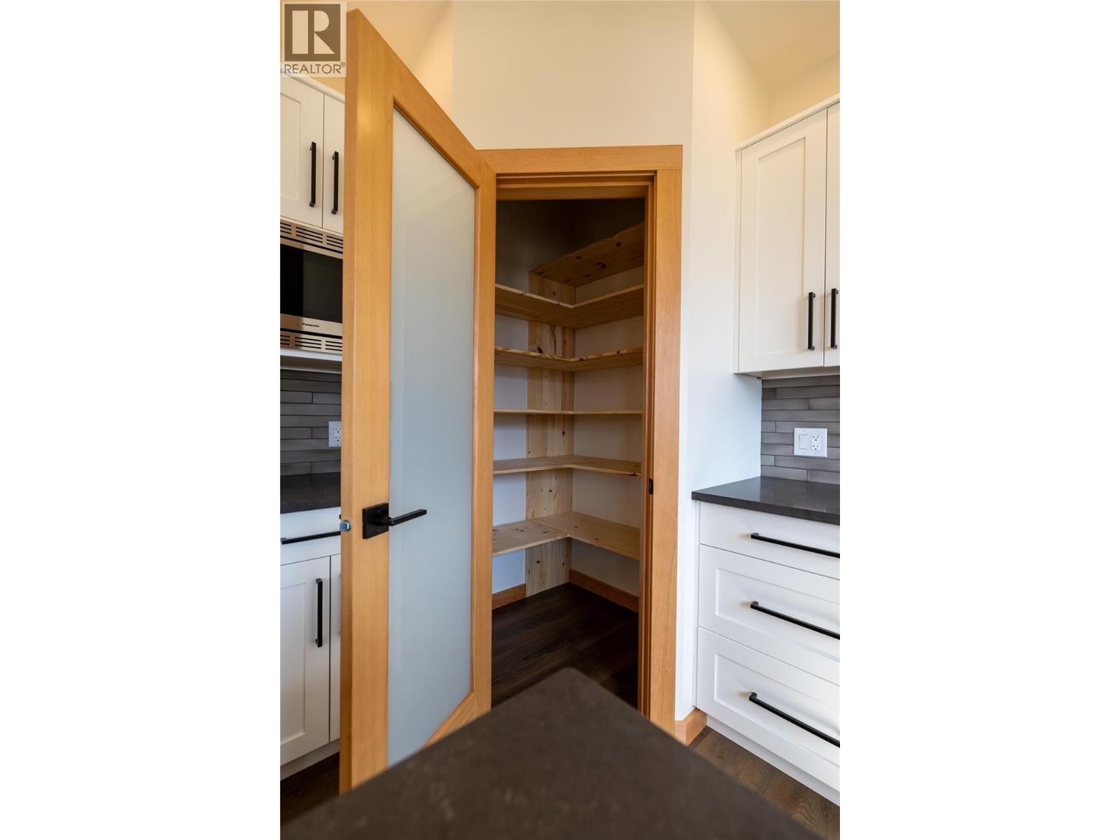 145 Lakeview Drive - 24
