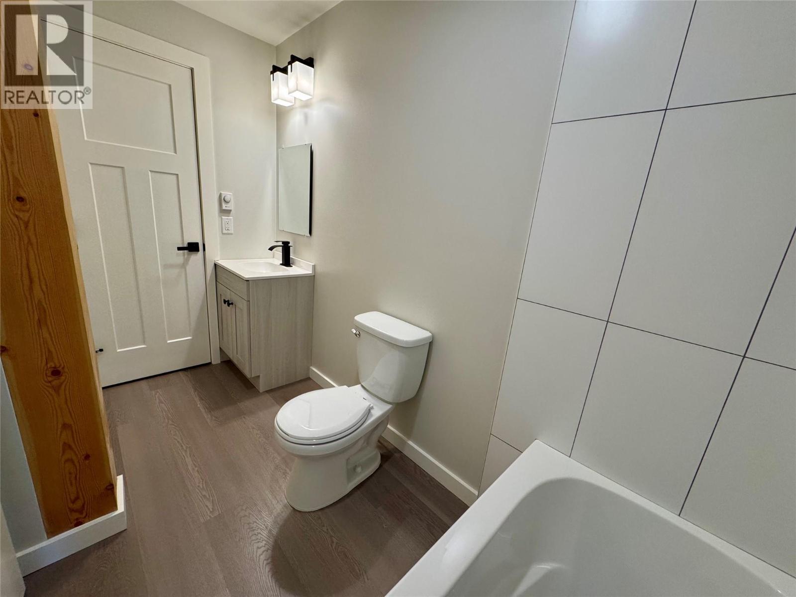 145 Lakeview Drive - 72