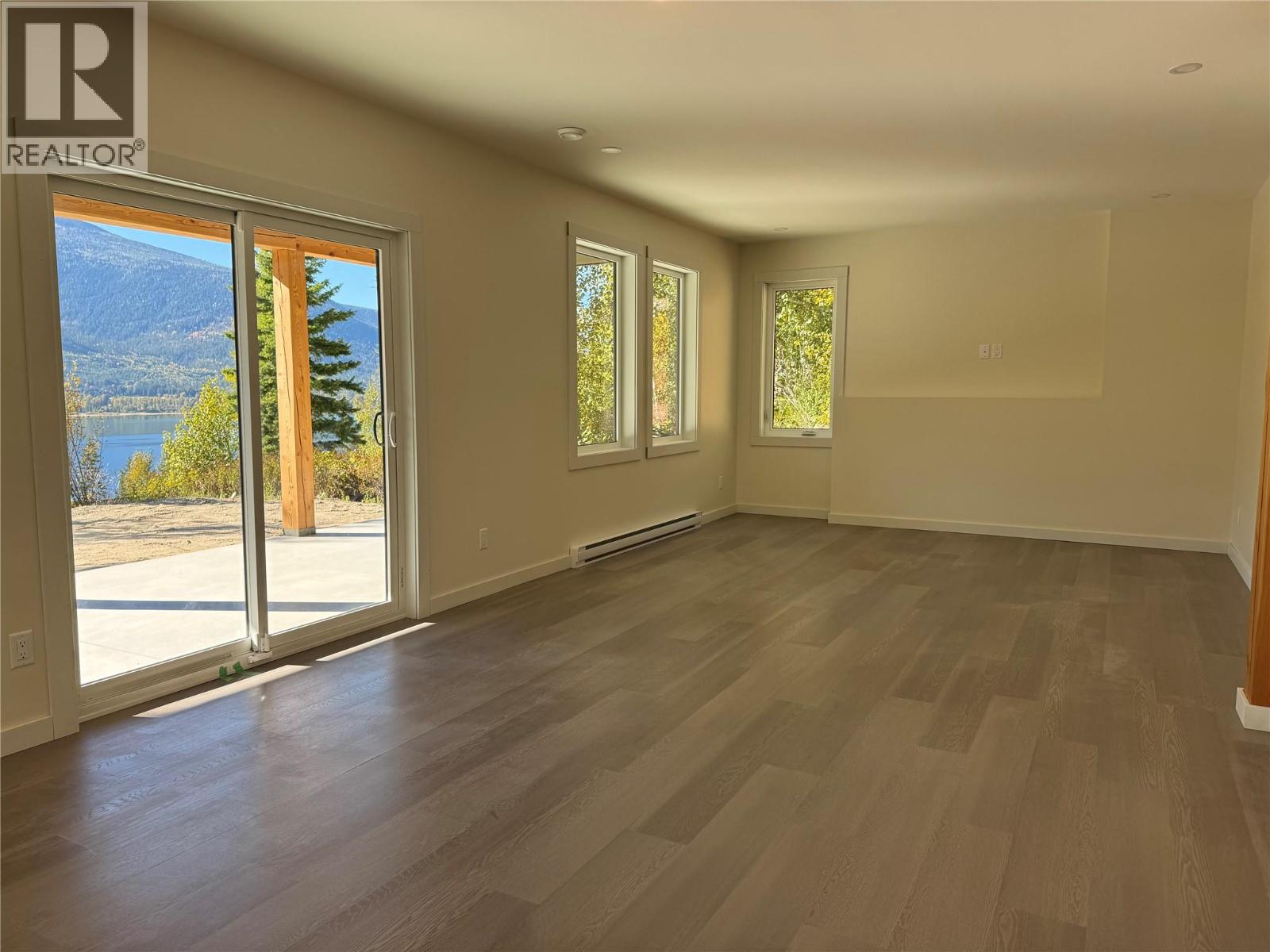 145 Lakeview Drive - 65