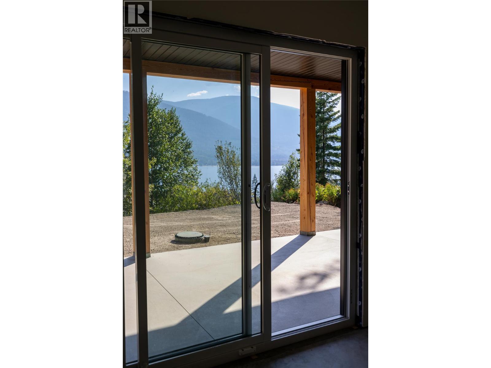 145 Lakeview Drive - 66