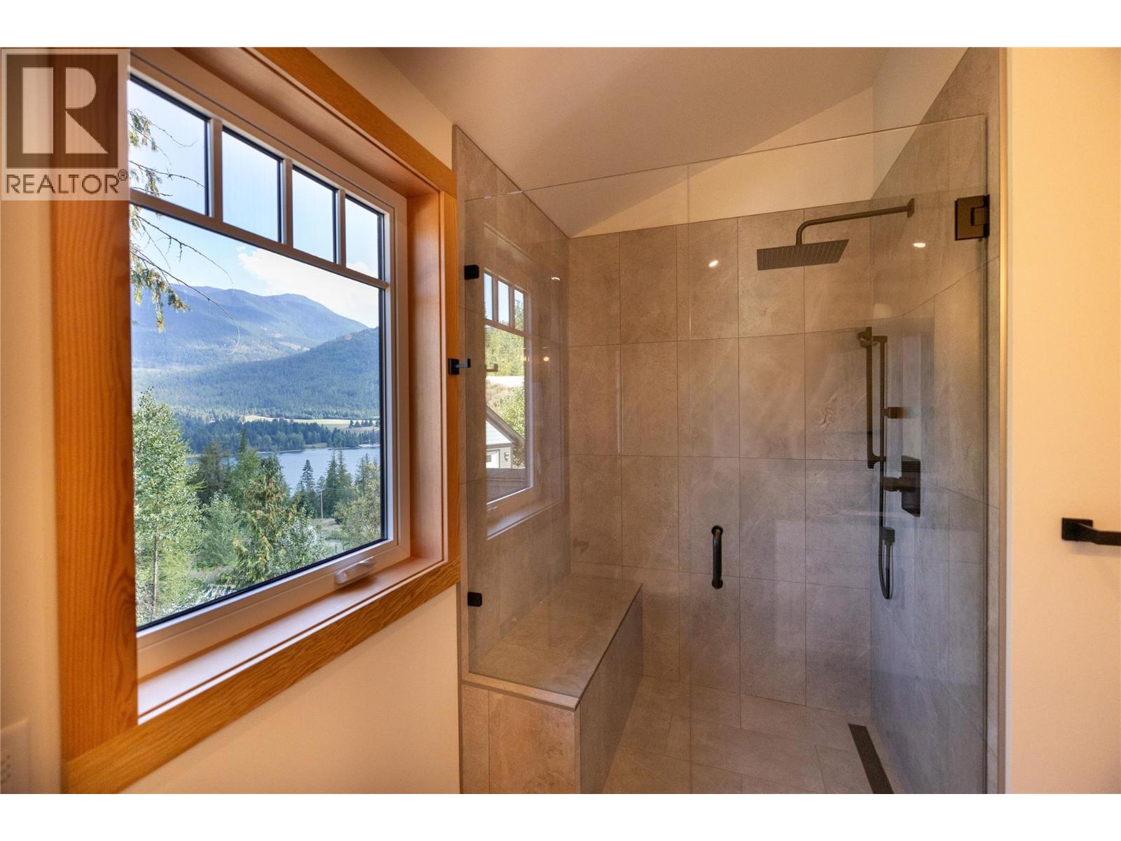 145 Lakeview Drive - 51