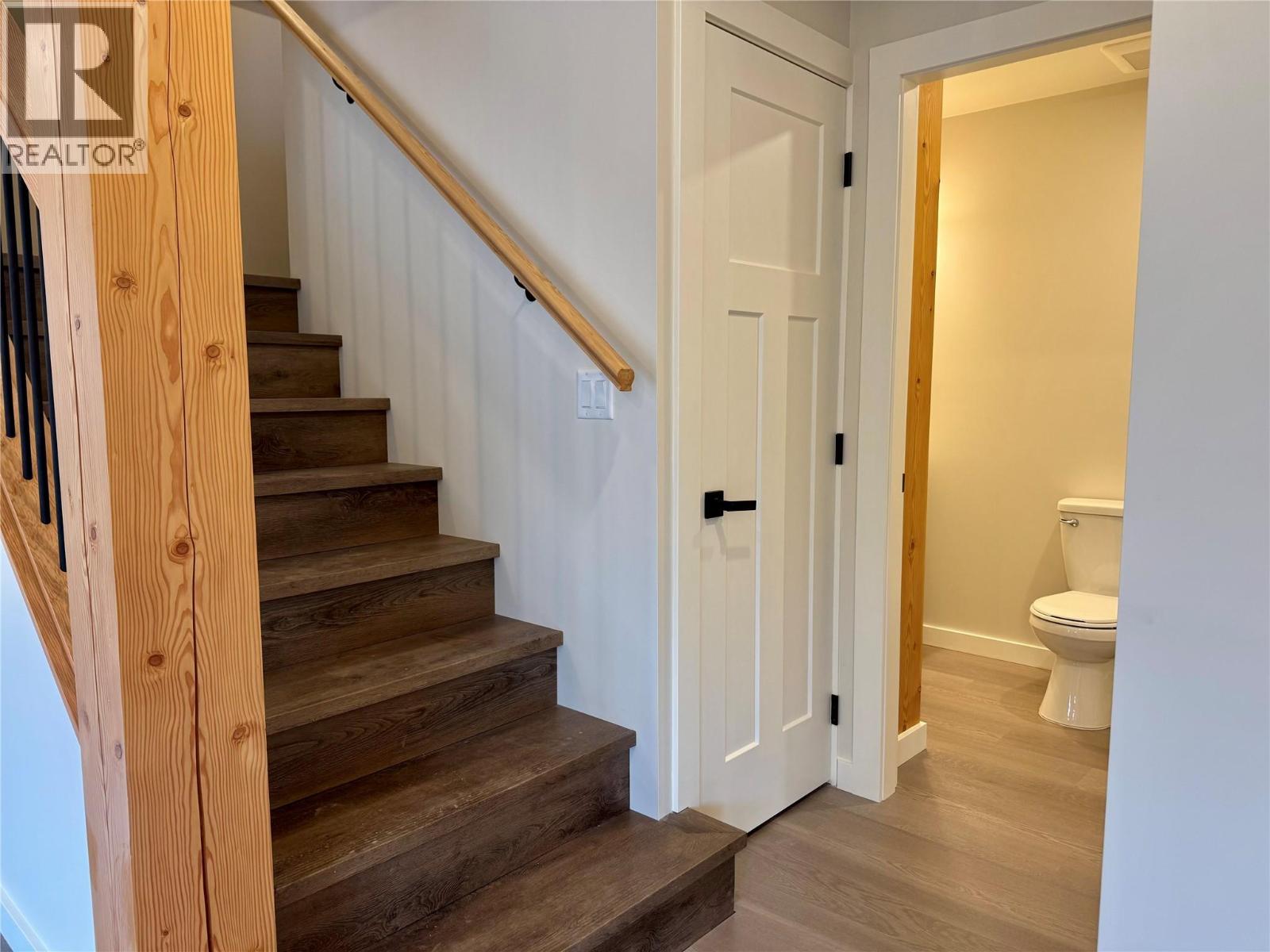 145 Lakeview Drive - 70