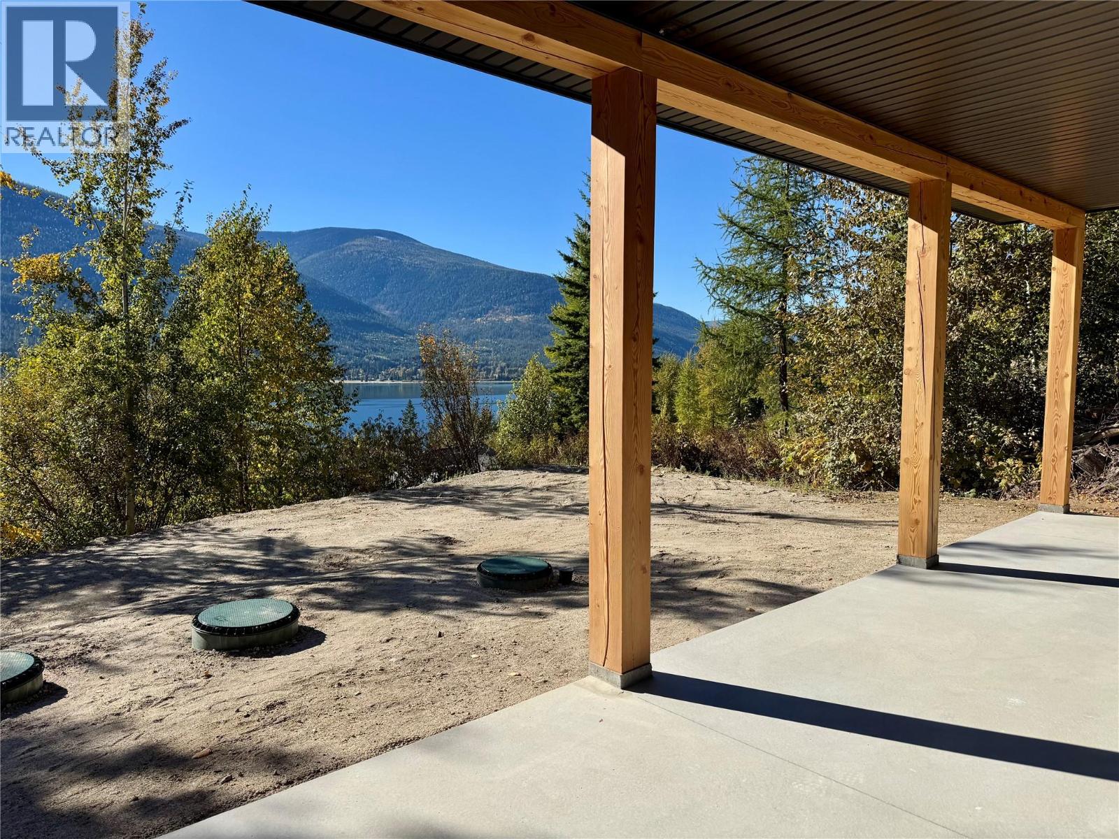 145 Lakeview Drive - 77