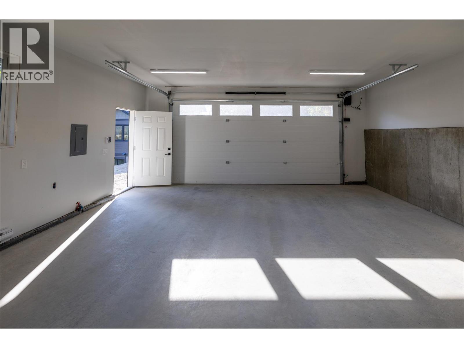 145 LAKEVIEW DRIVE - 88