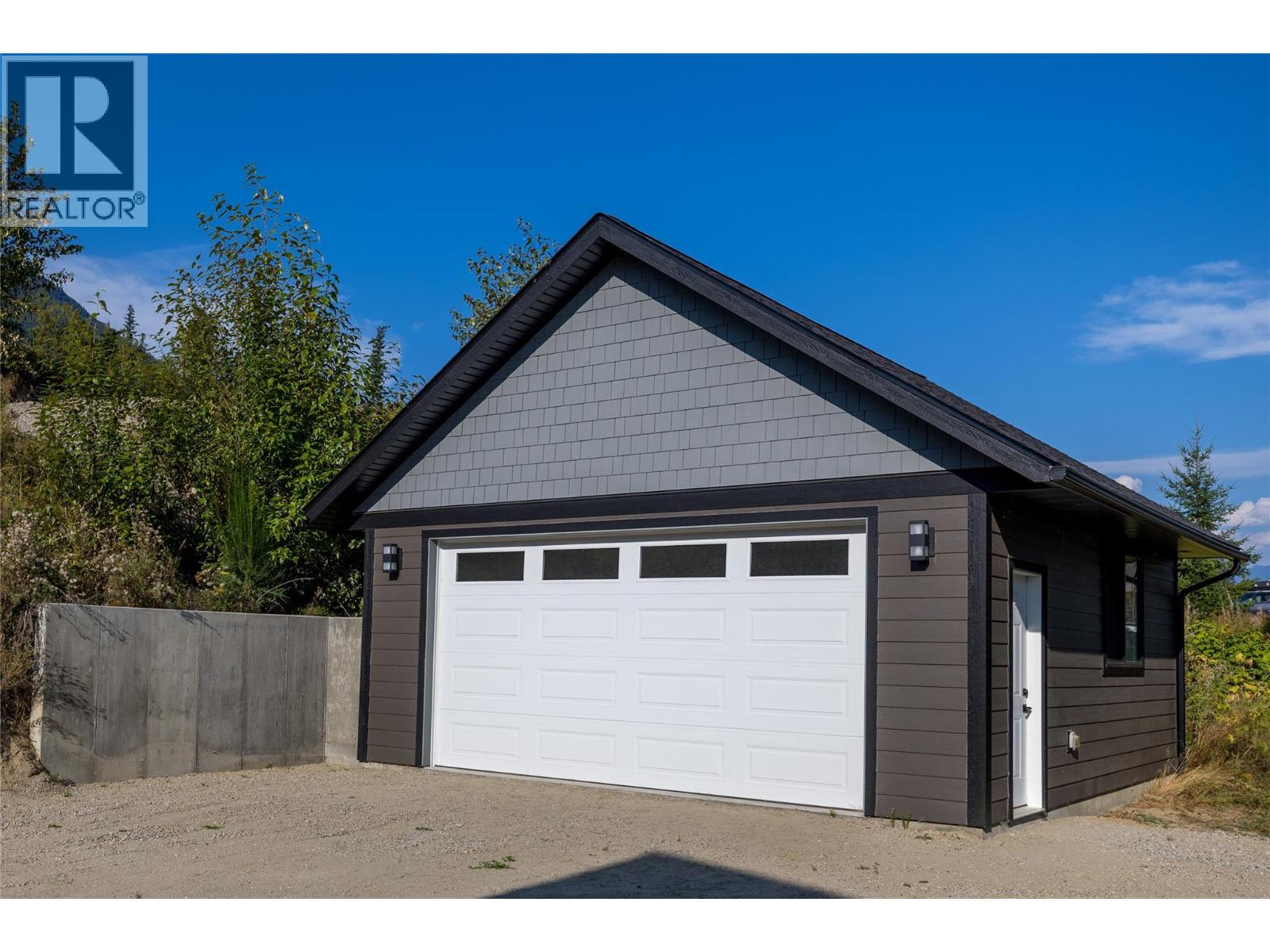 145 Lakeview Drive - 86
