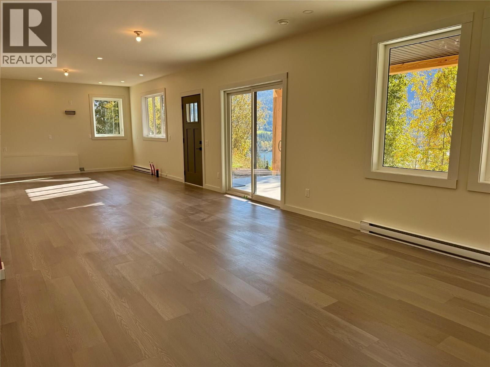 145 Lakeview Drive - 75