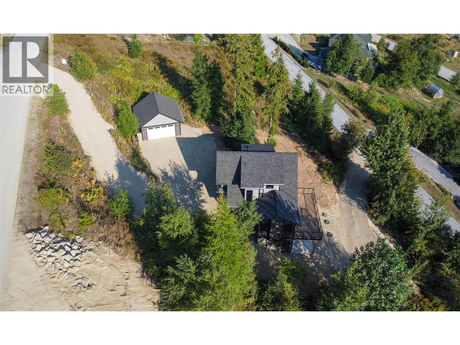 145 Lakeview Drive - 85