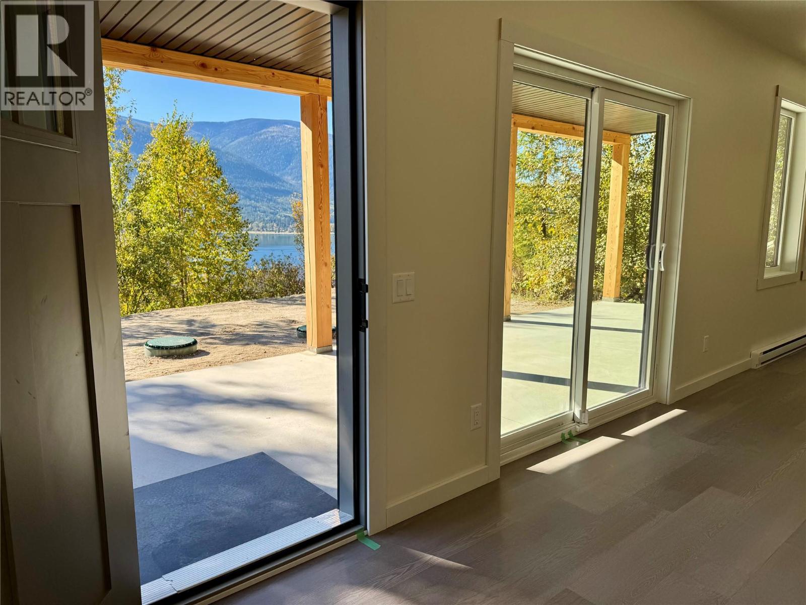 145 Lakeview Drive - 76