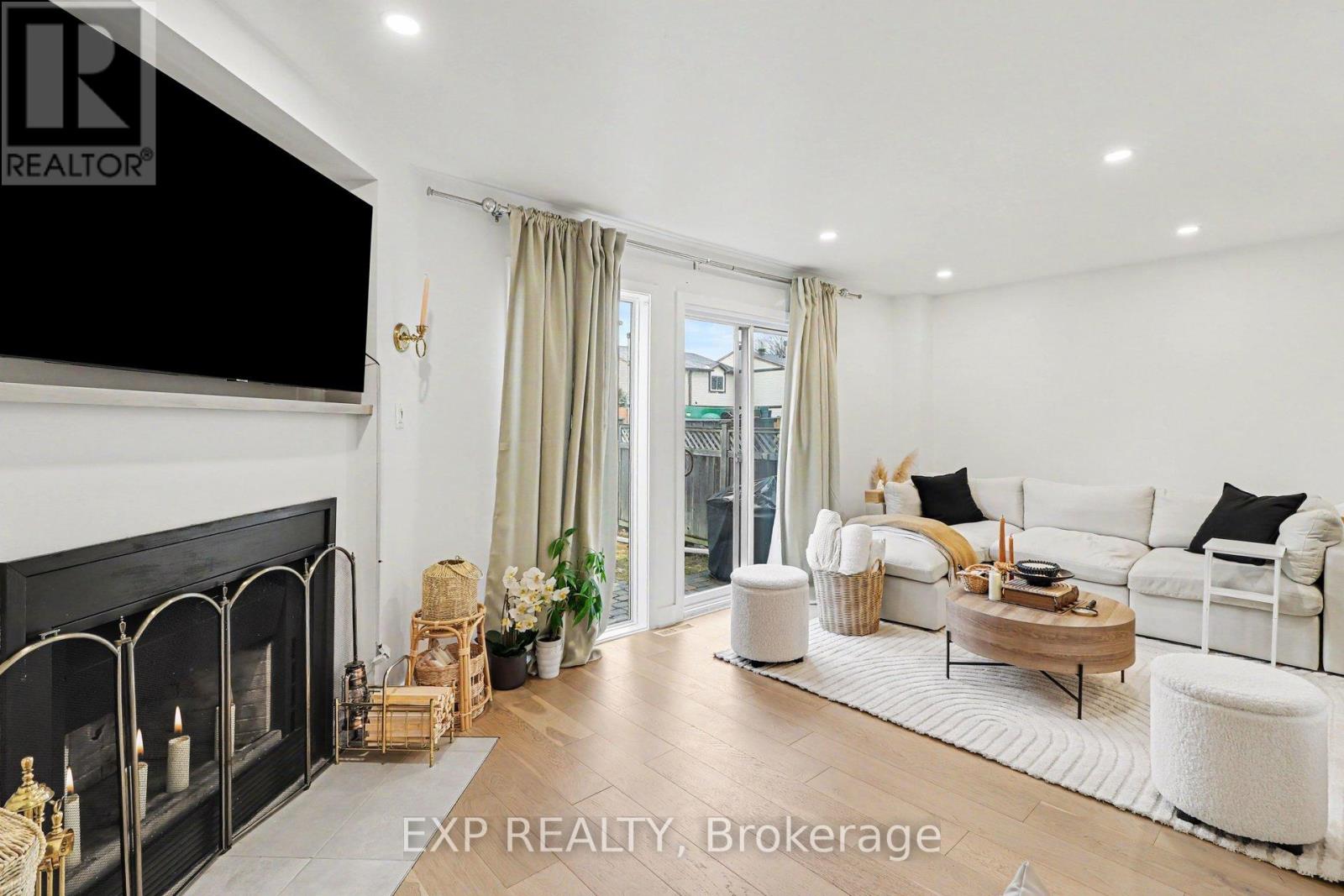 358 VALADE CRESCENT - 9