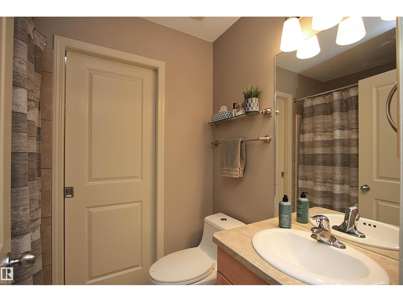 7 ASHGROVE, Spruce Grove