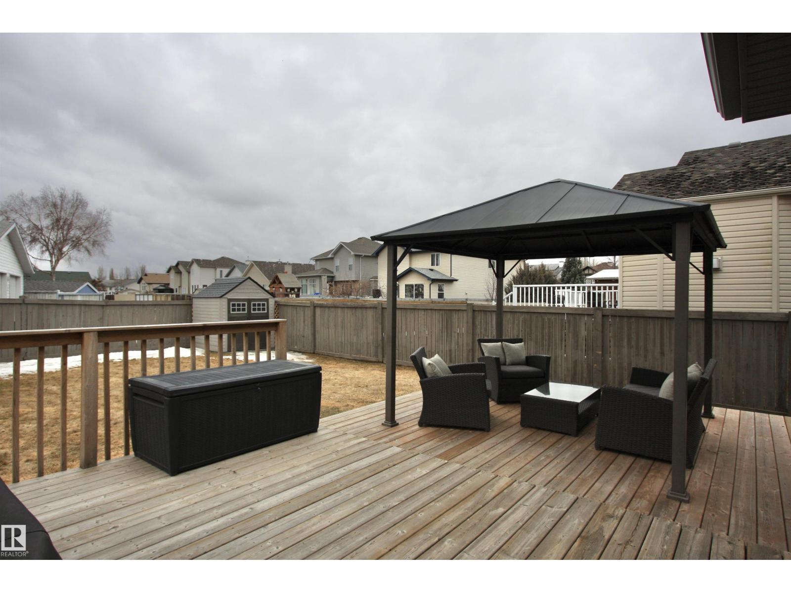 7 ASHGROVE, Spruce Grove