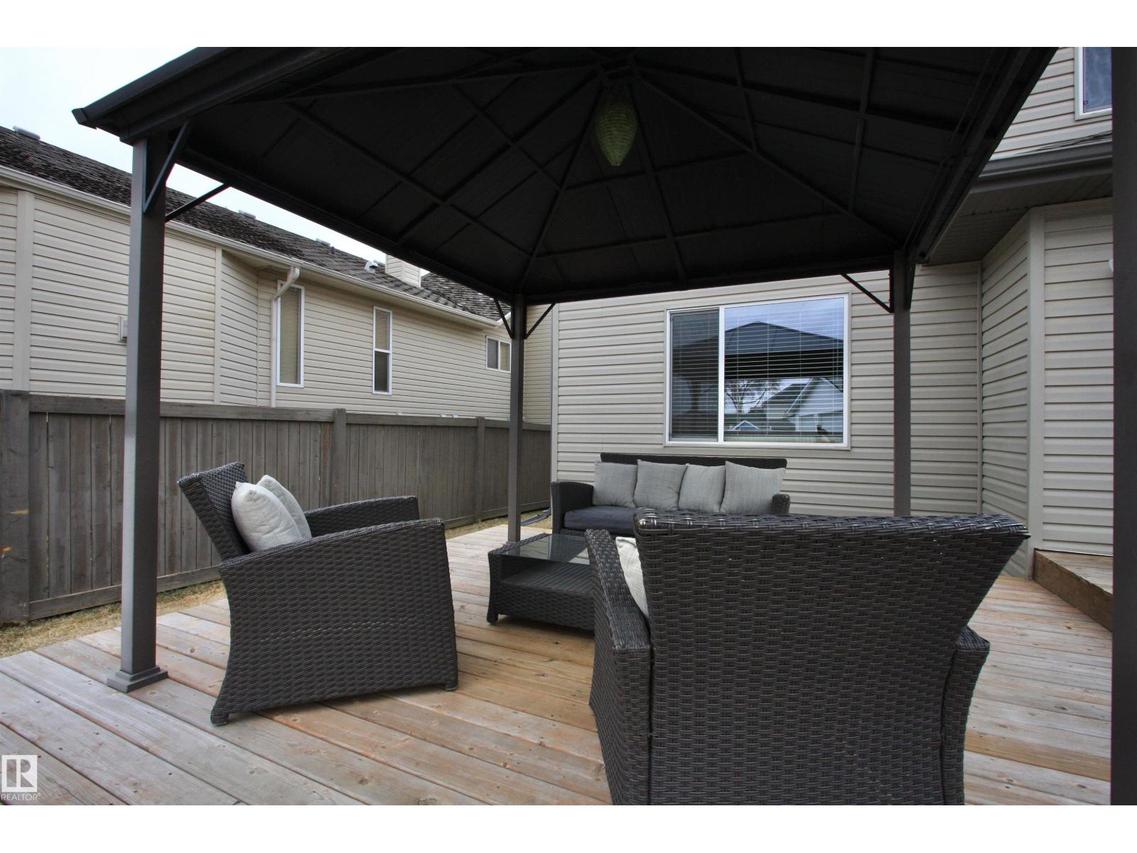 7 ASHGROVE, Spruce Grove