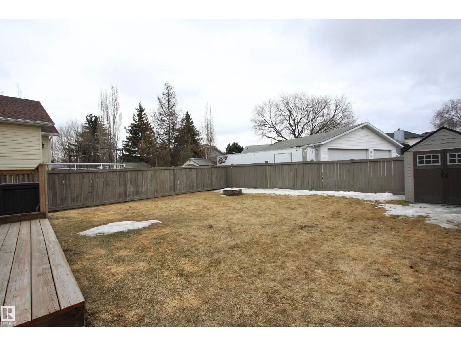 7 ASHGROVE, Spruce Grove