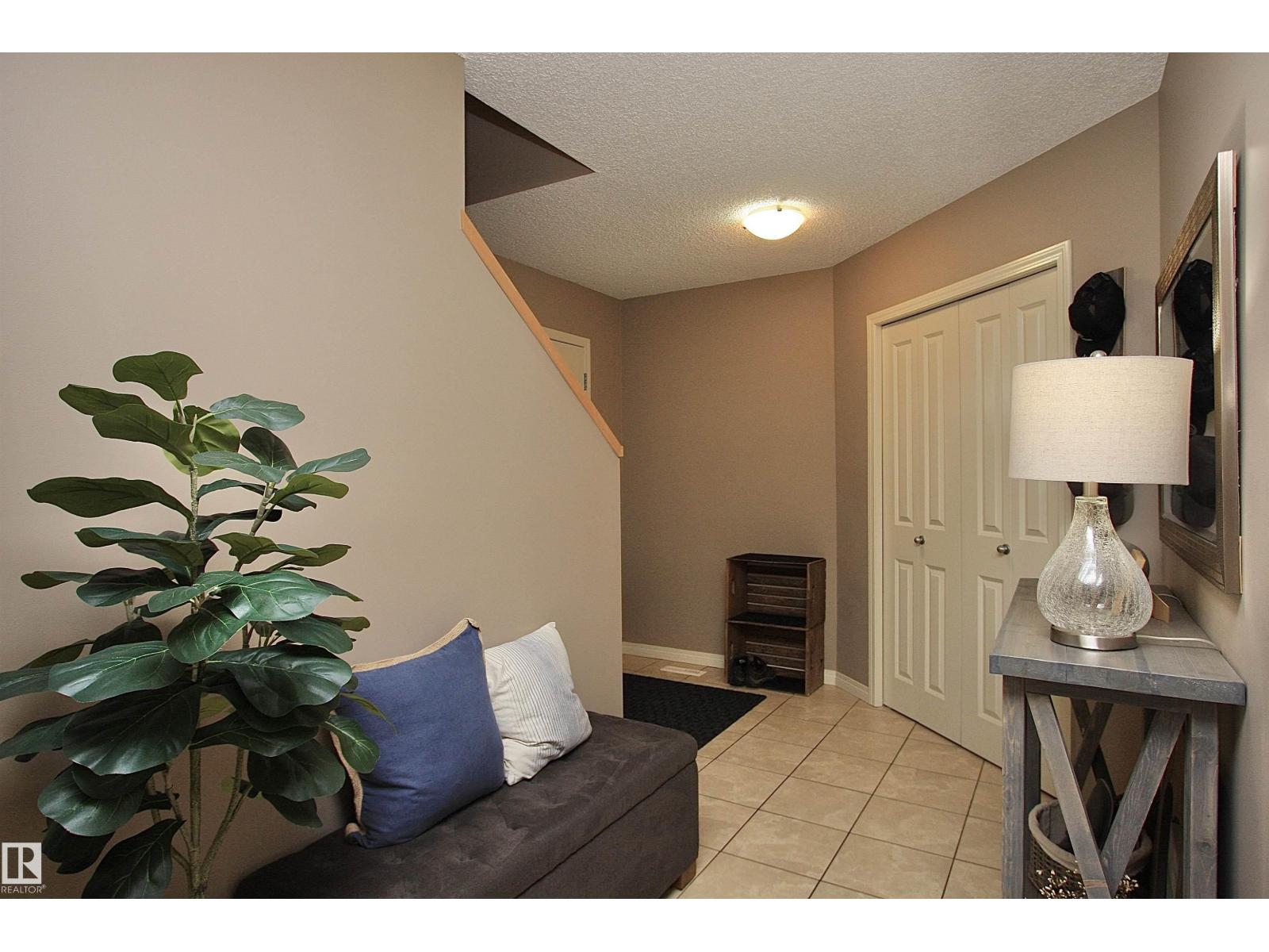 7 ASHGROVE, Spruce Grove