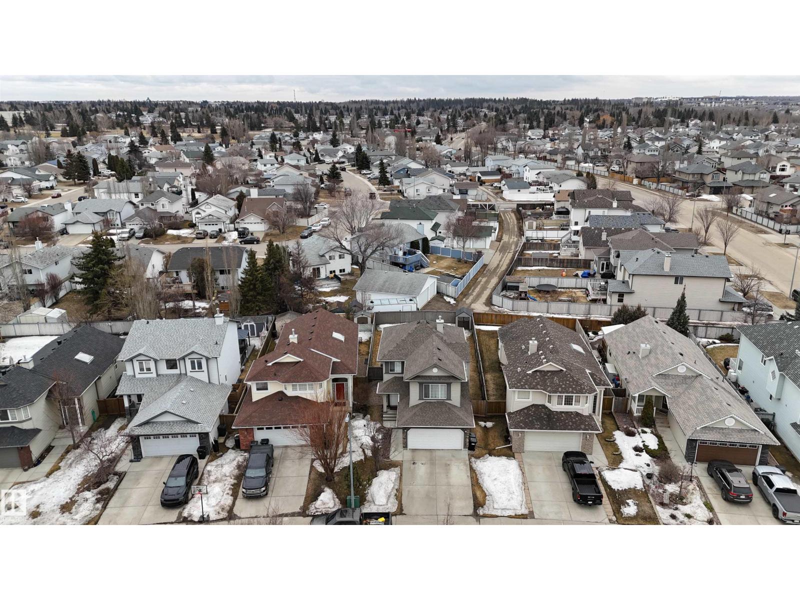 7 ASHGROVE, Spruce Grove