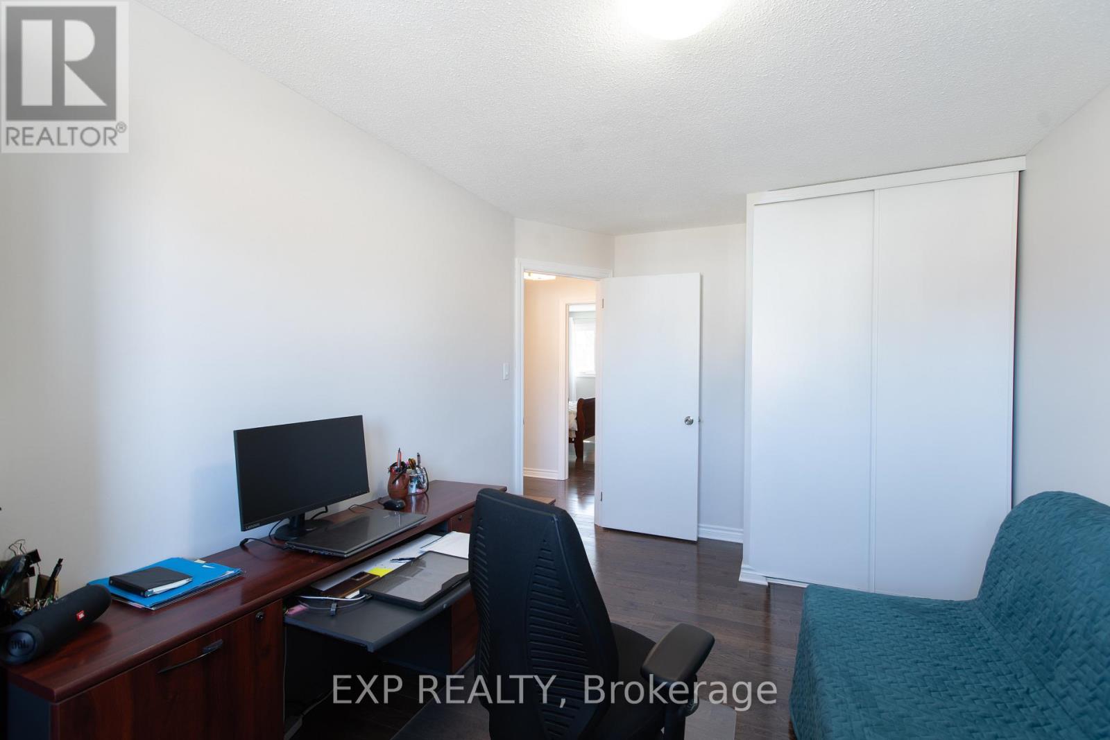 1534 ROSEBELLA AVENUE - 33