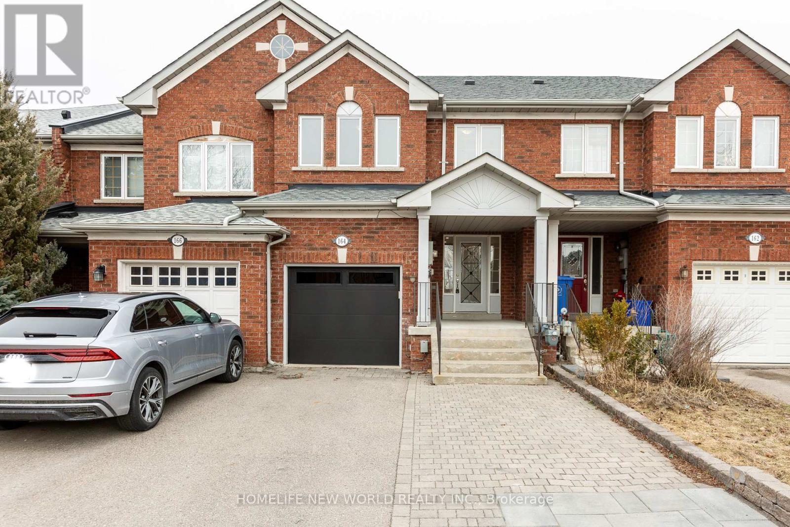164 BANBROOKE CRESCENT - 1