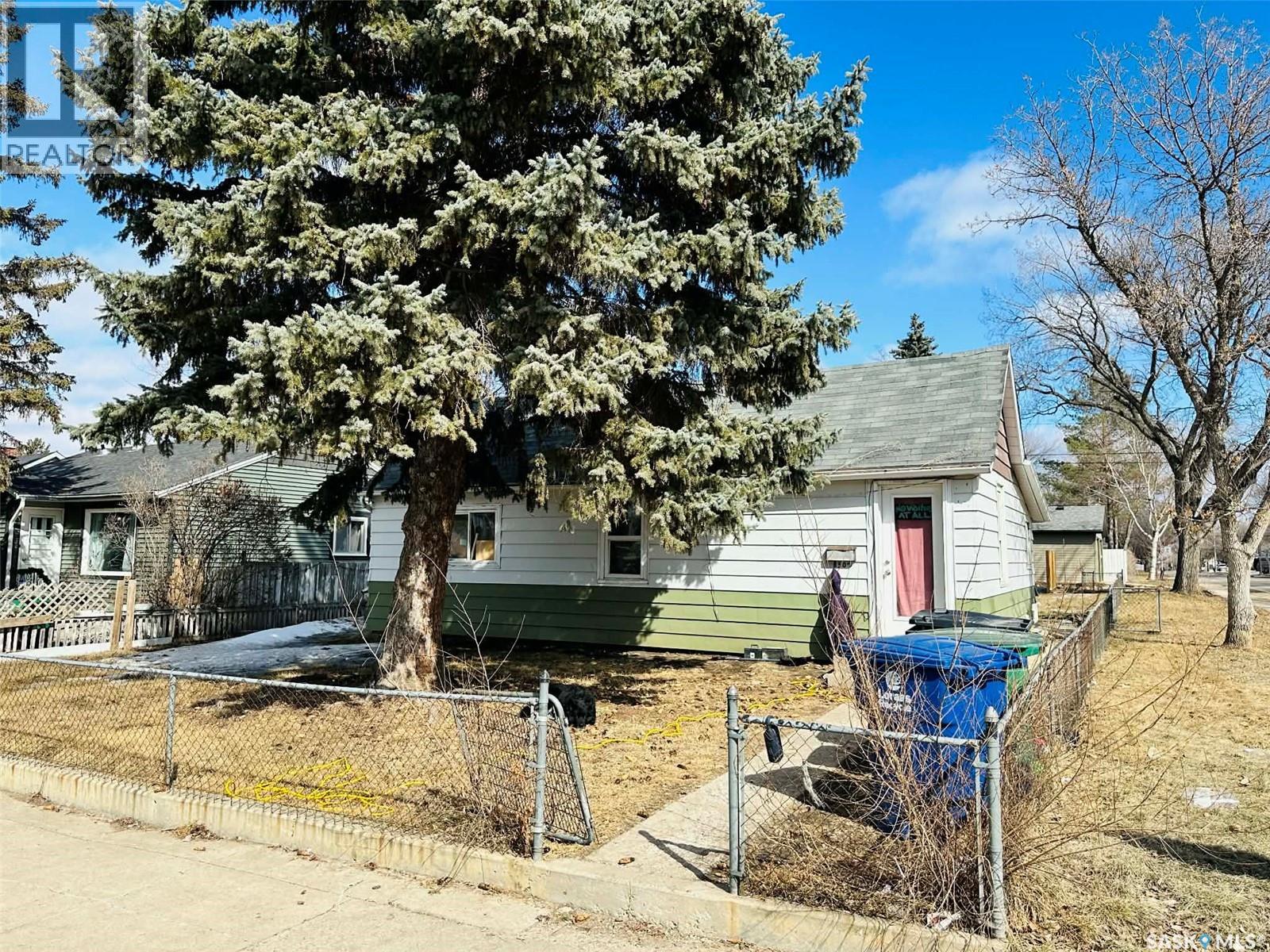 1502 F AVENUE N - Image 2