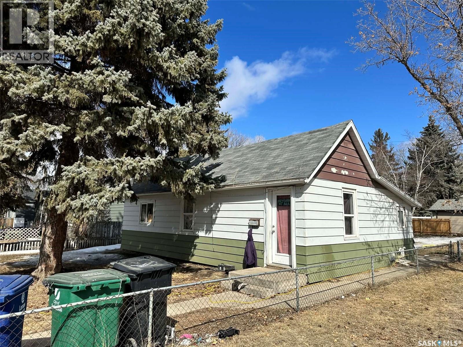 1502 F AVENUE N - Image 3