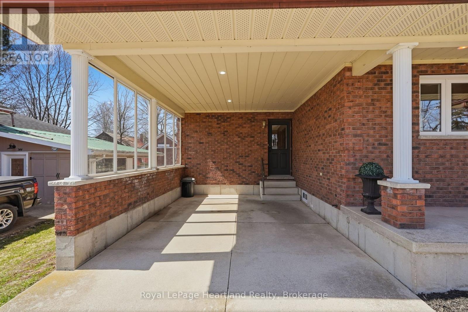 350 EDWARD STREET - 4