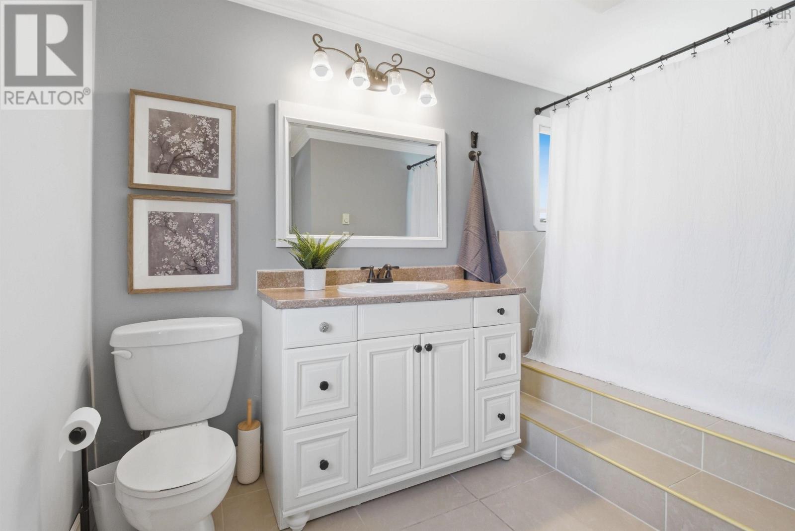 Property 23 of 48 of 5 Parkvale Crescent