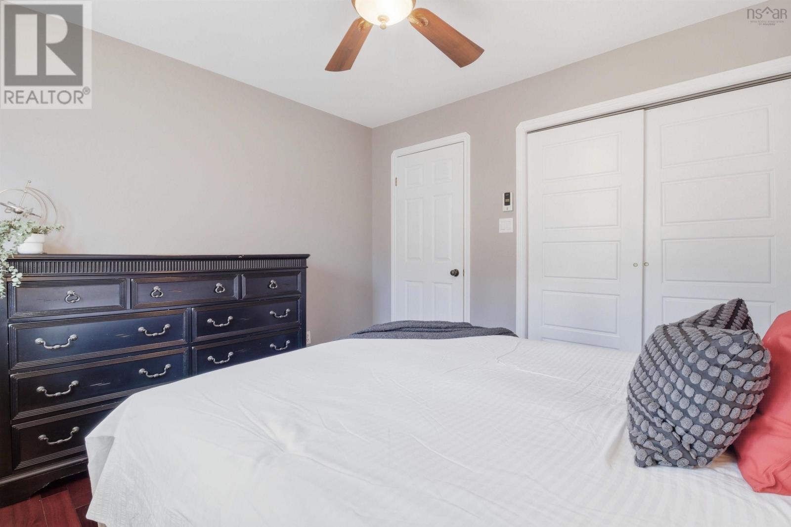 Property 27 of 48 of 5 Parkvale Crescent