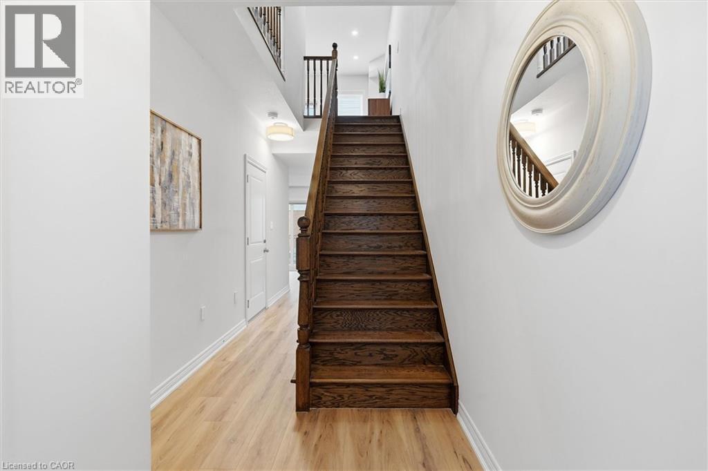 #9 122 E DUNDAS STREET E - 11