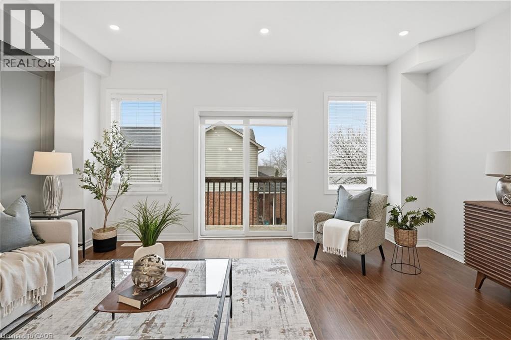 #9 122 E DUNDAS STREET E - 13