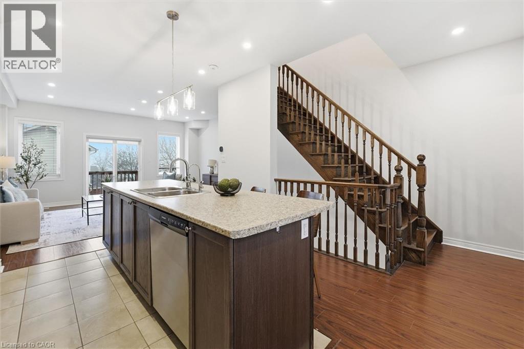 #9 122 E DUNDAS STREET E - 22