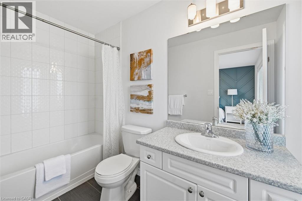 #9 122 E DUNDAS STREET E - 32