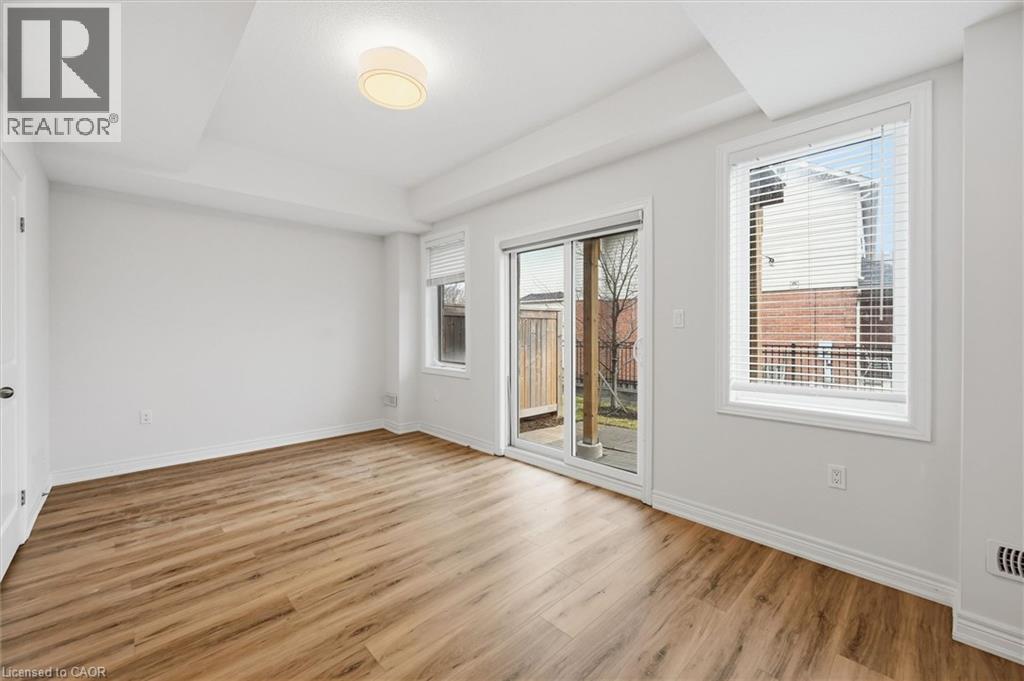 #9 122 E DUNDAS STREET E - 7