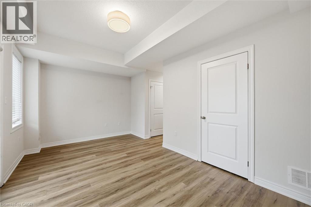 #9 122 E DUNDAS STREET E - 9