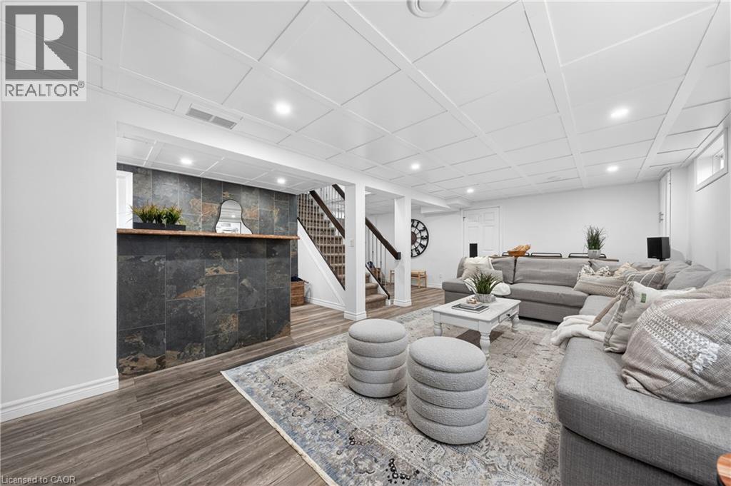 38 GLEN ABBEY Court - 35