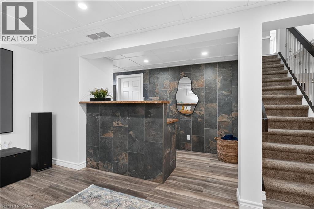 38 GLEN ABBEY Court - 36