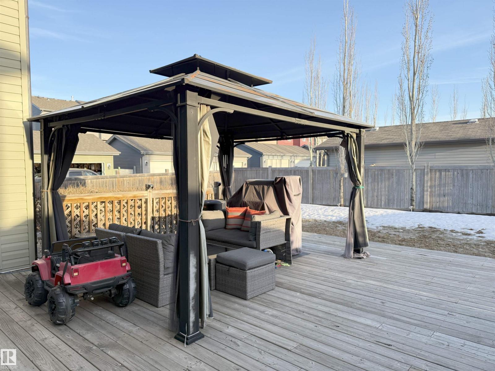 3215 22 AV NW, Edmonton