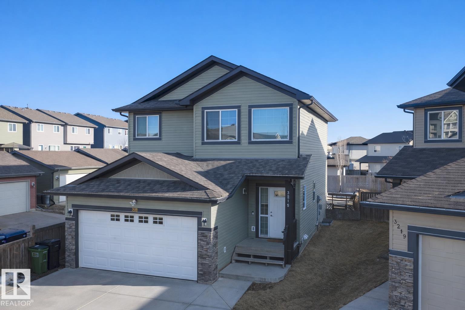 3215 22 AV NW, Edmonton