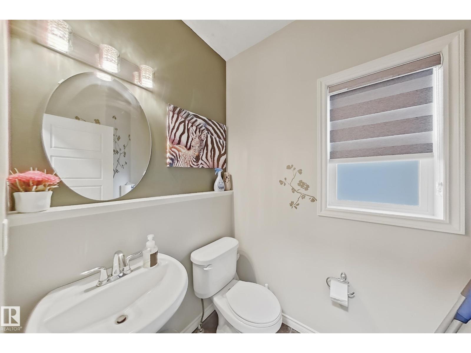 3215 22 AV NW, Edmonton