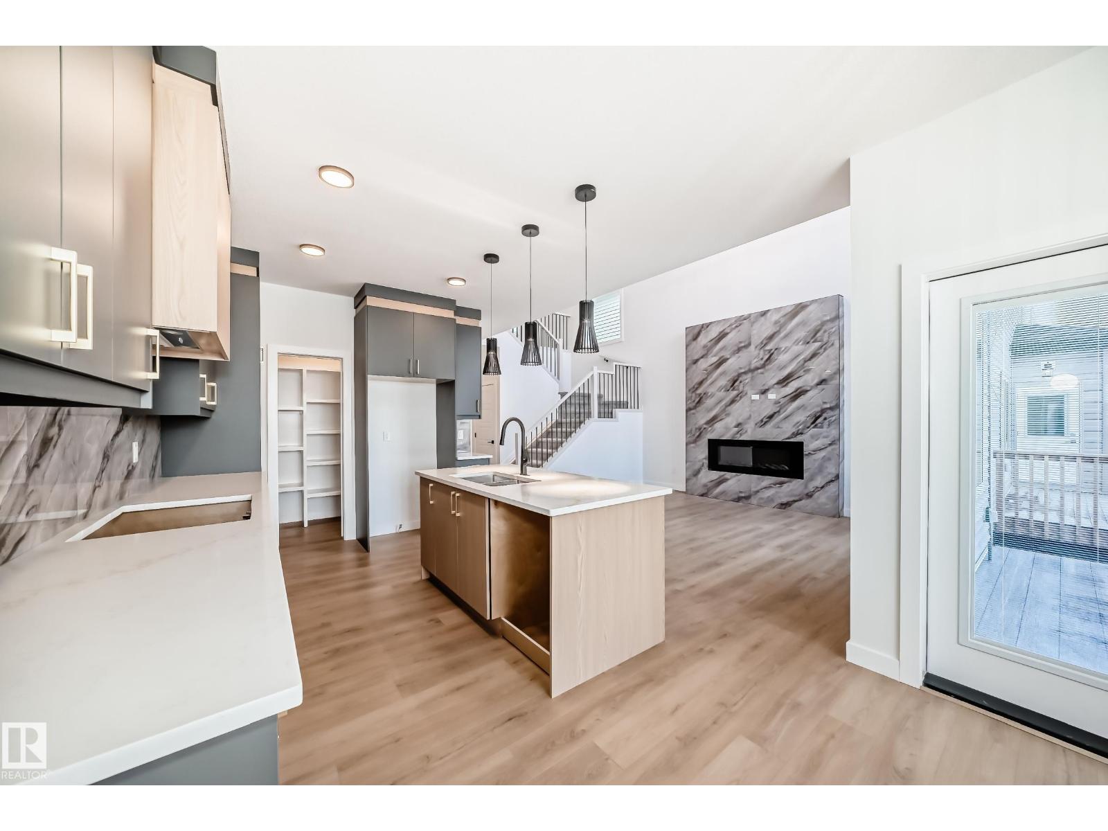 341 ROBERTS WD, Leduc