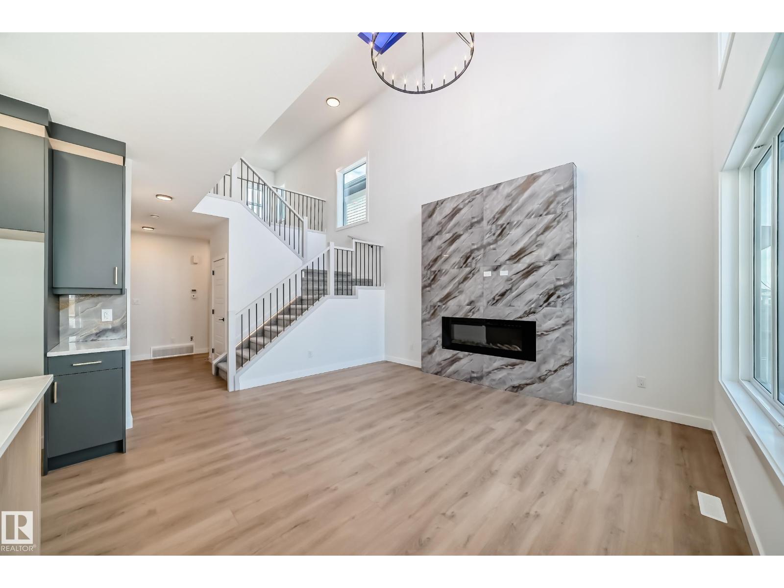 341 ROBERTS WD, Leduc