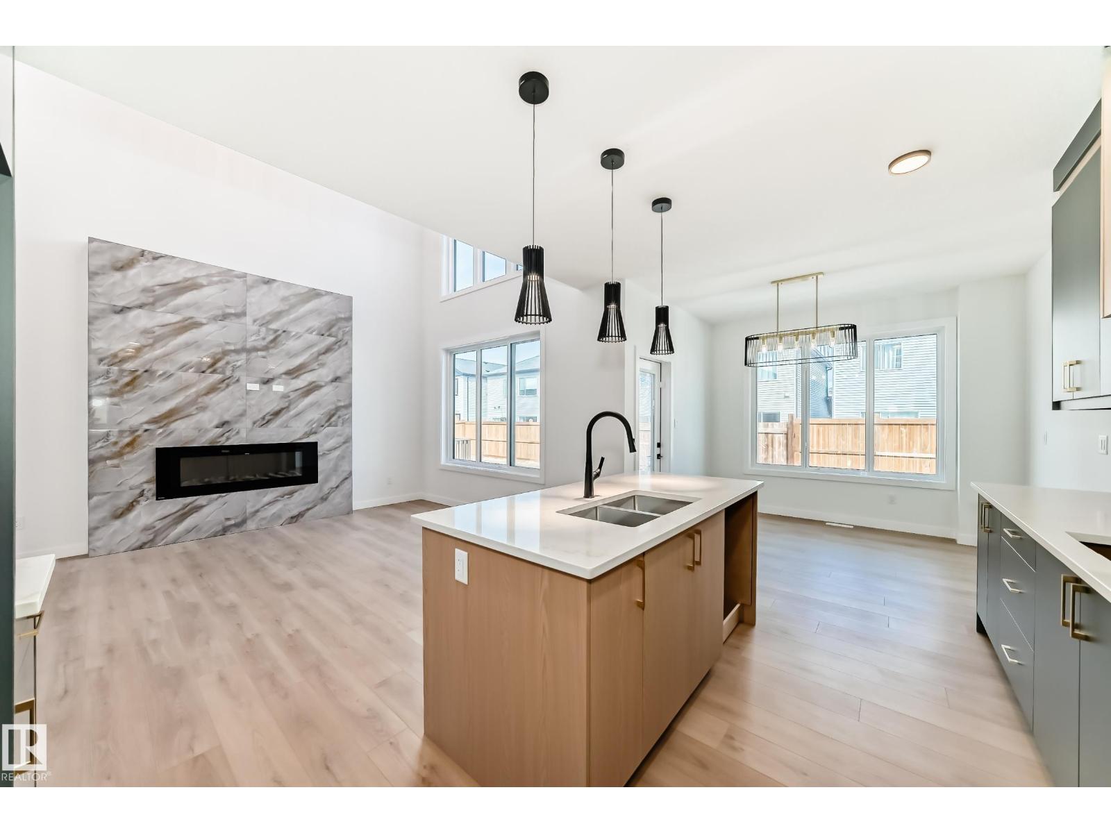 341 ROBERTS WD, Leduc