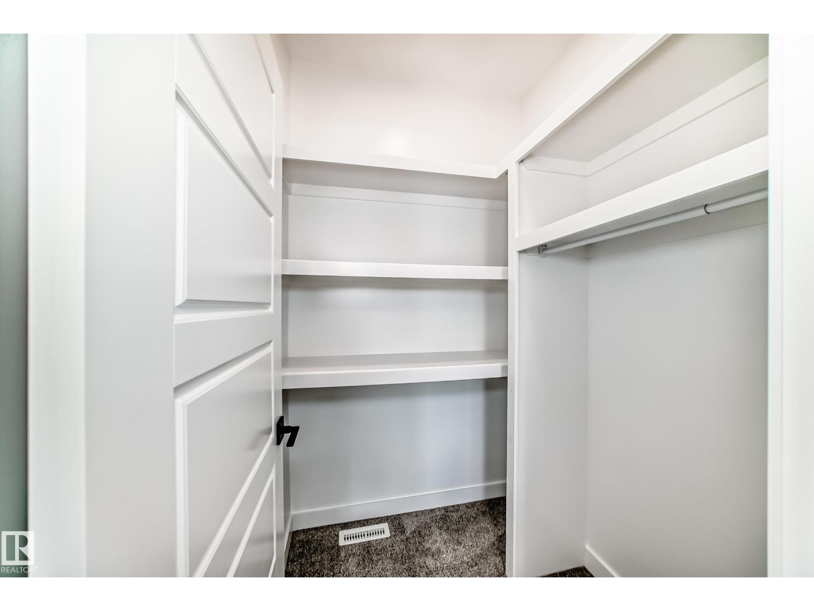 341 ROBERTS WD, Leduc