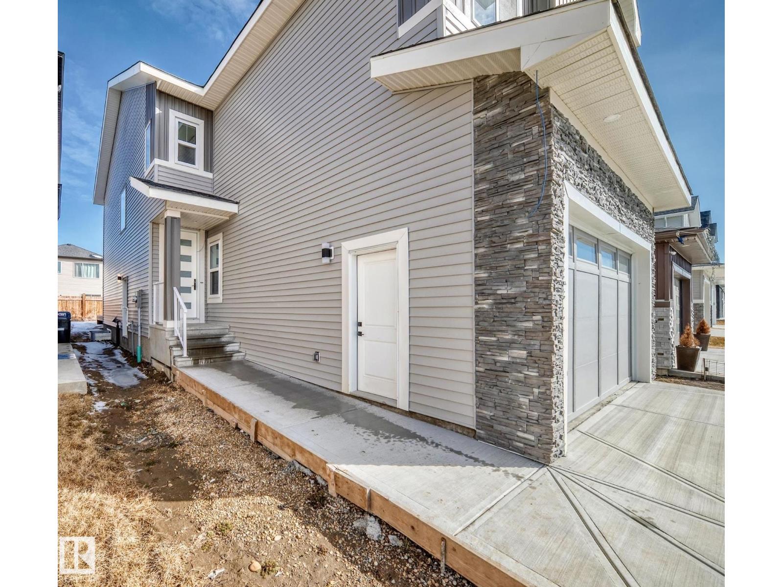 341 ROBERTS WD, Leduc