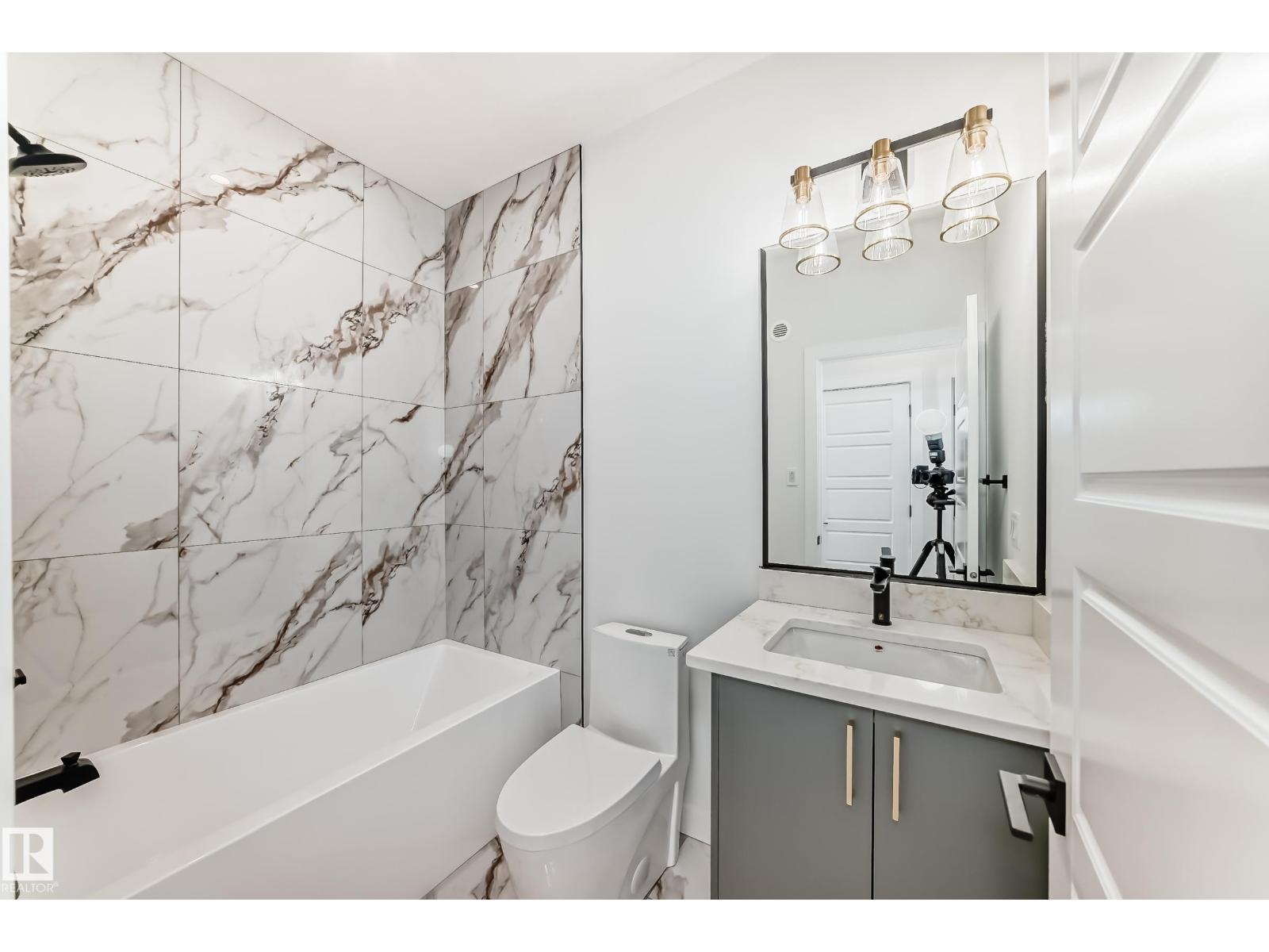 341 ROBERTS WD, Leduc