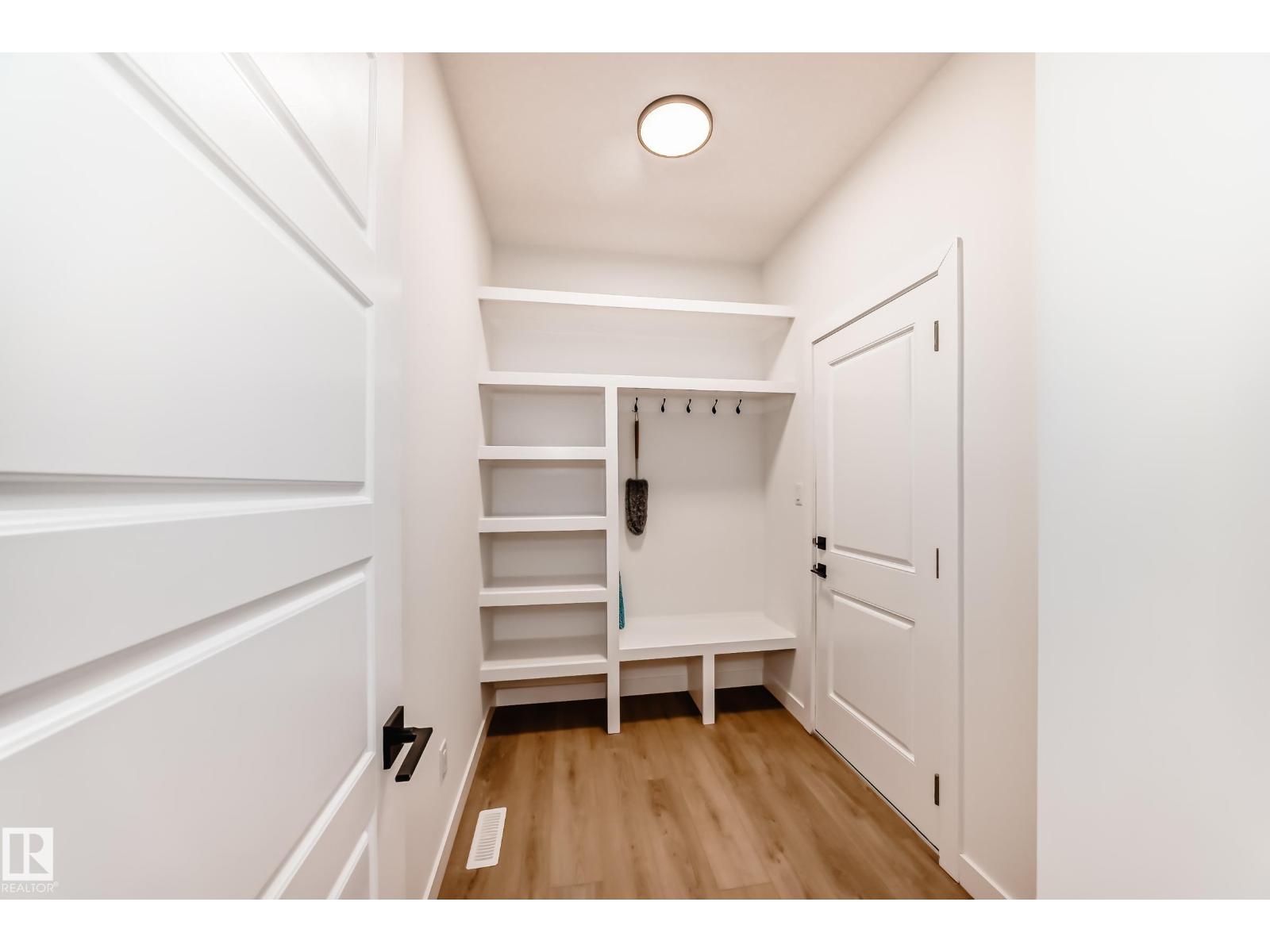 341 ROBERTS WD, Leduc