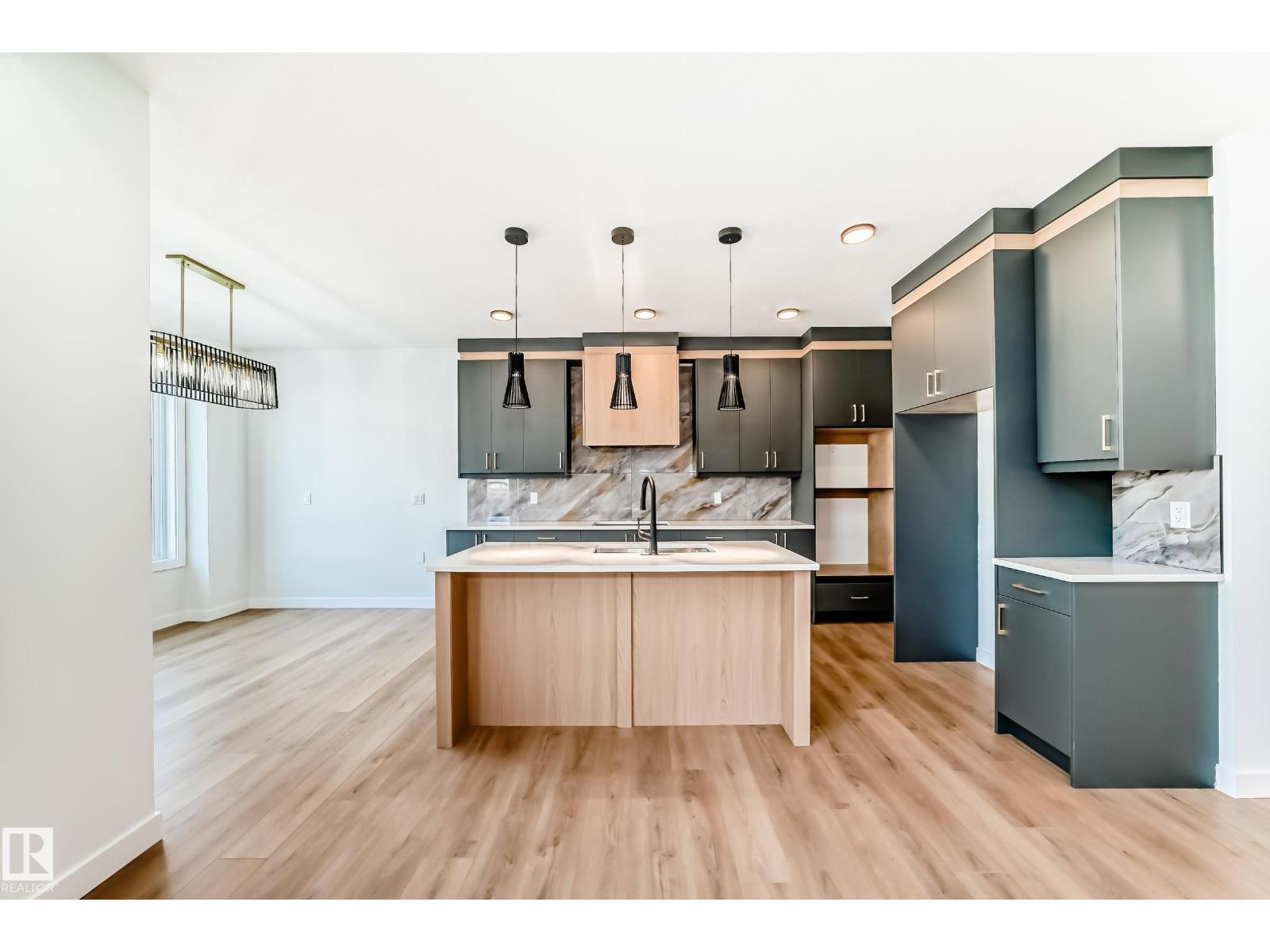 341 ROBERTS WD, Leduc