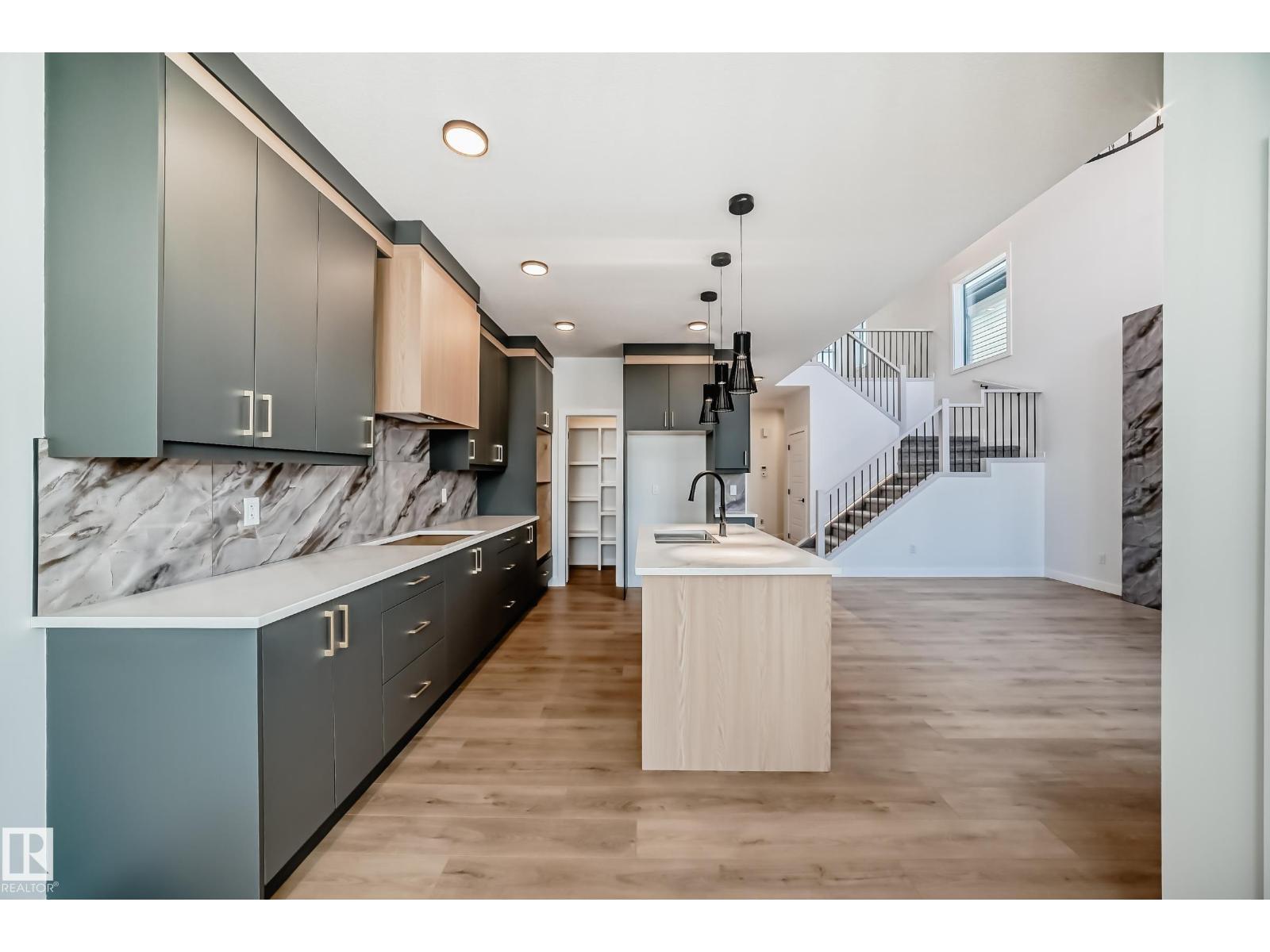 341 ROBERTS WD, Leduc