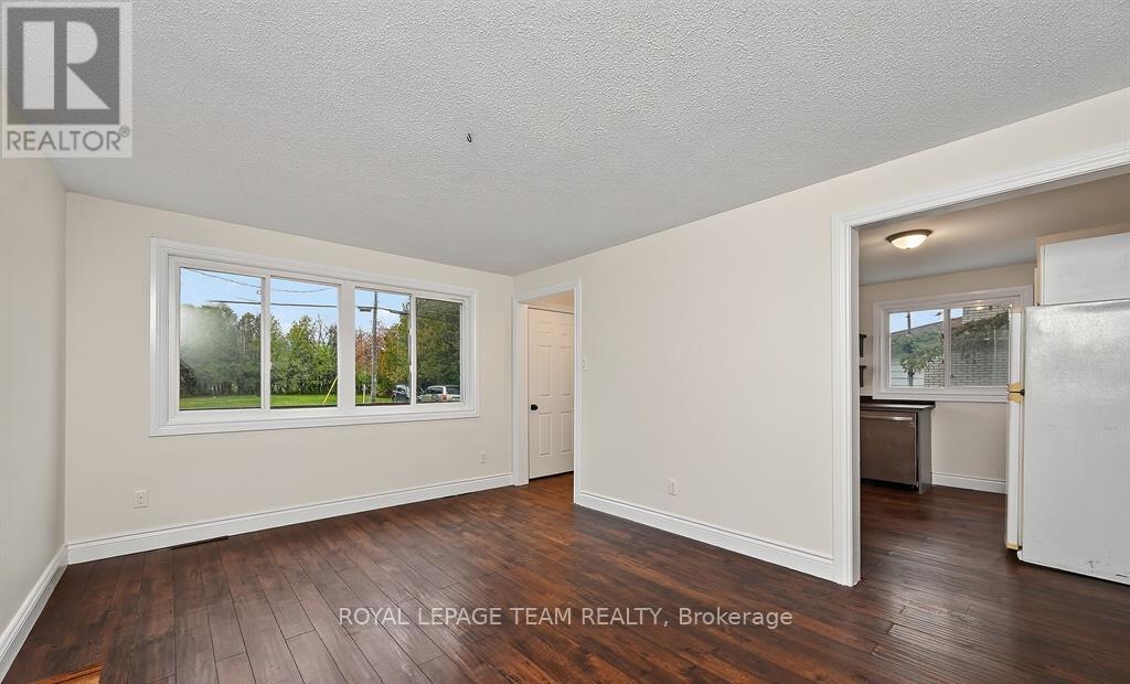 Spacious Living Room adjacent to kitchen
