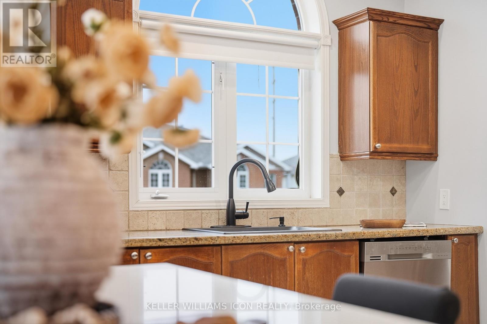 125 CASTLE GLEN CRESCENT - 12