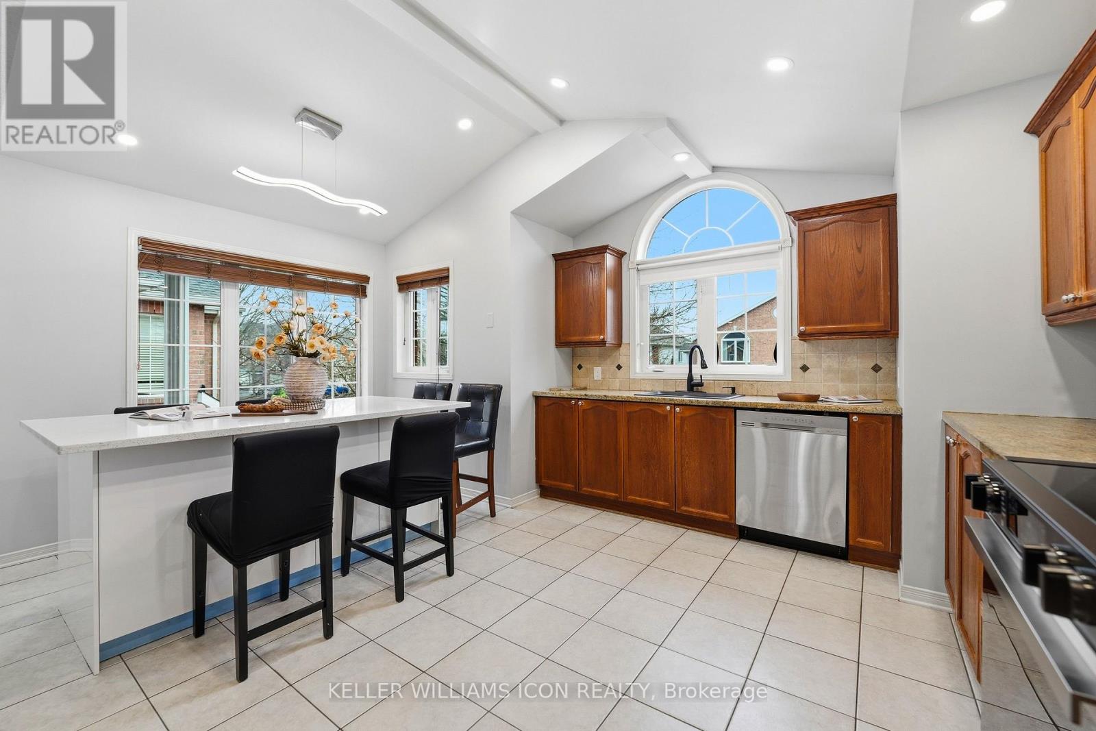 125 CASTLE GLEN CRESCENT - 13